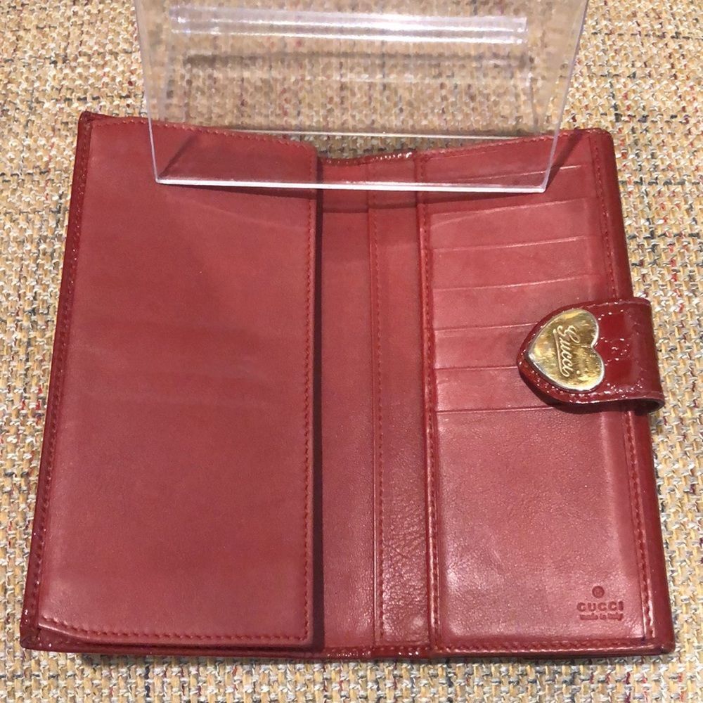 GUCCI GUCCISSMA Wine Patent Leather Continental Bifold Wallet Gold Heart Lock - Picture 4 of 17